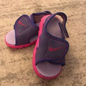 SOLD! Nike toddler girl’s sandals